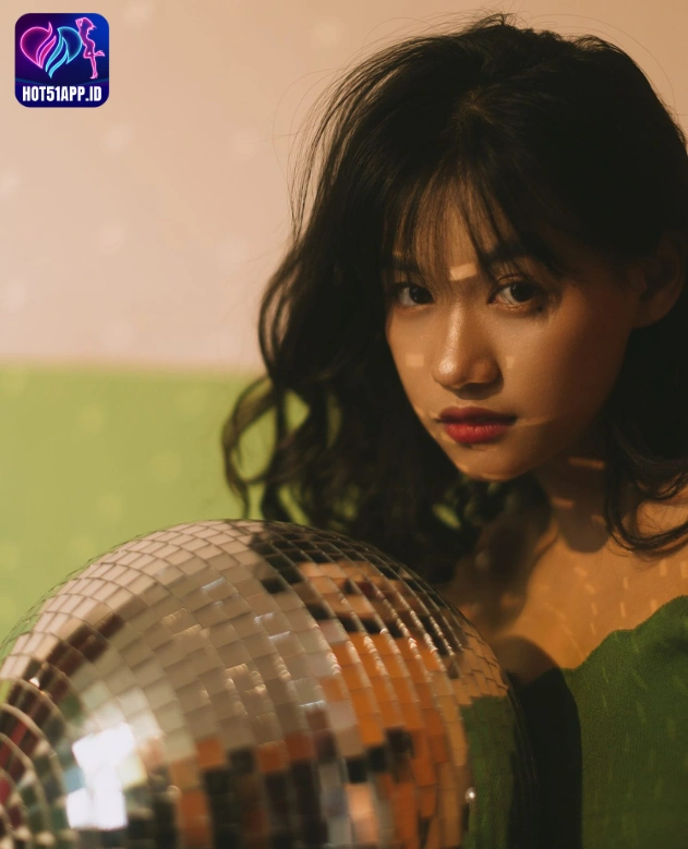Fang Qing Ling-Hot51