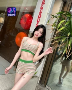 Read more about the article Bar Female Influencer Hot51 Memesona