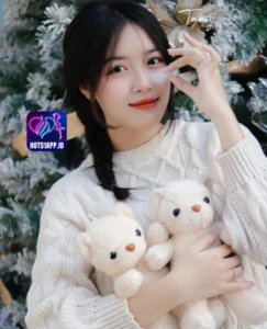 Read more about the article Cudem Female Influencer Hot51