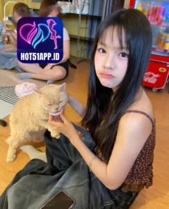 Read more about the article Aaron Whitfield Pesona Ikonik di Hot51 Mod Apk