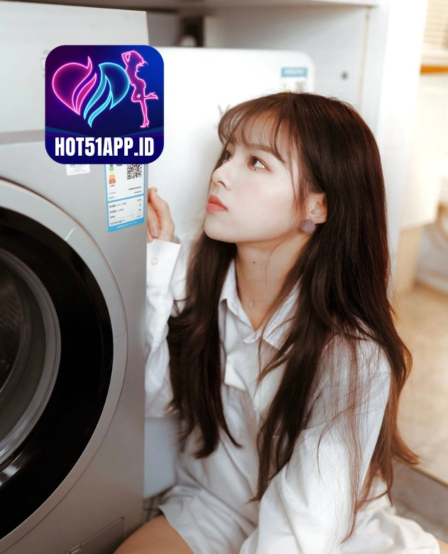 Aria Collins-HOT51APP.ID