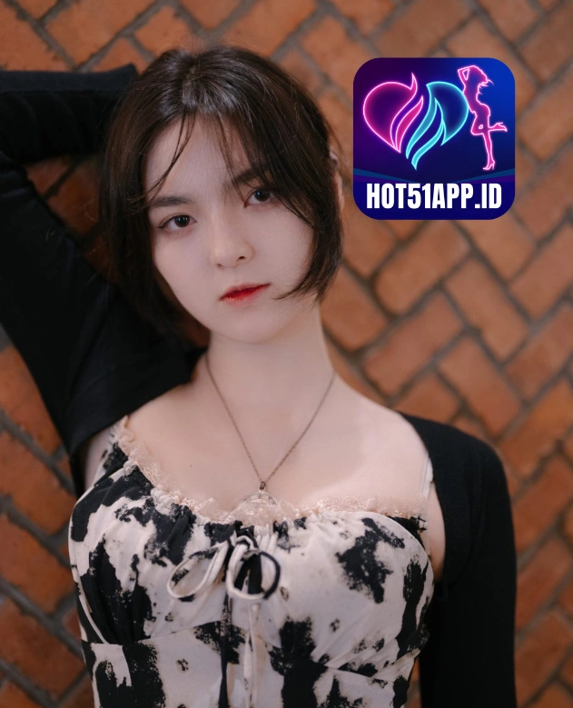 Clara Wood-Hot51APP.ID