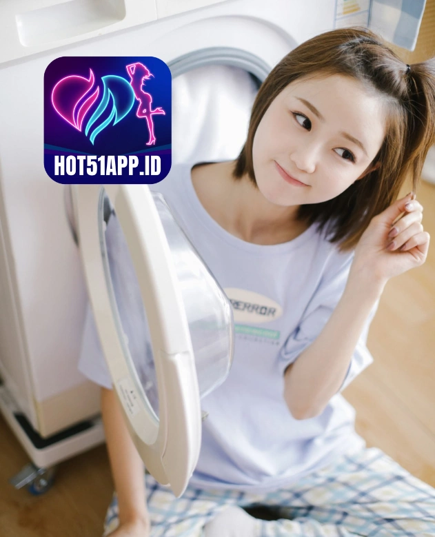 Brittany Hayes-Hot51