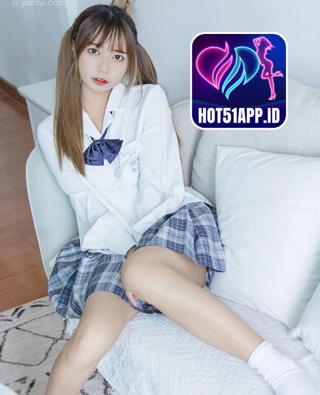 Cora Livingston-HOT51APP.ID