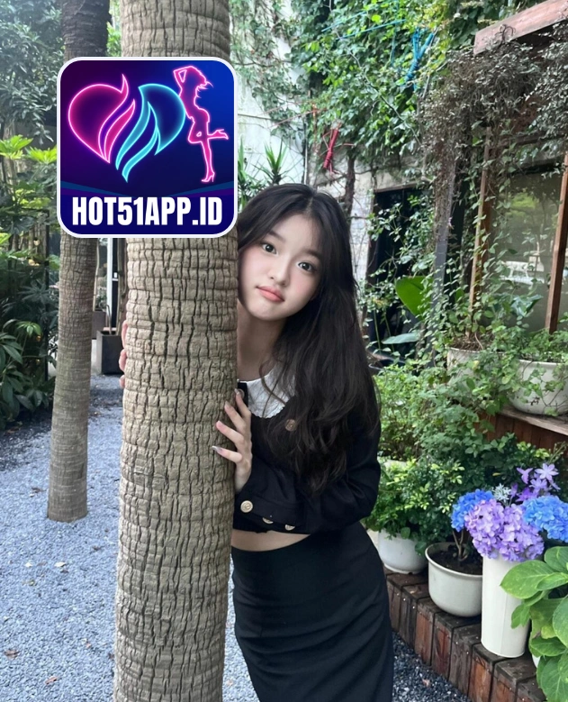 Emilia Sanders-HOT51APP.ID