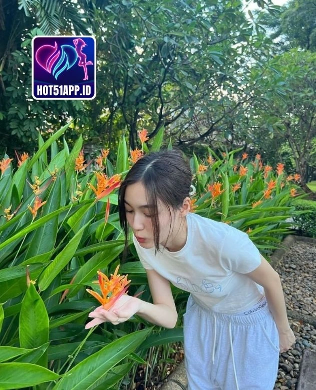 Dewi Lestari-HOT51APP.ID