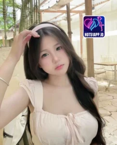 Read more about the article Emily Adams di Apk Hot51 Kenali Pengalaman Live