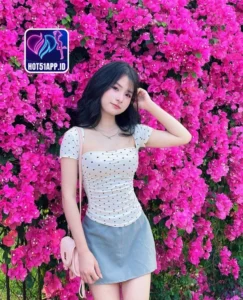 Read more about the article Hot51 APK Live Streaming Bersama Natalie Holmes Terbaru