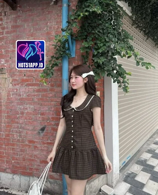 Caroline-HOT51APP.ID